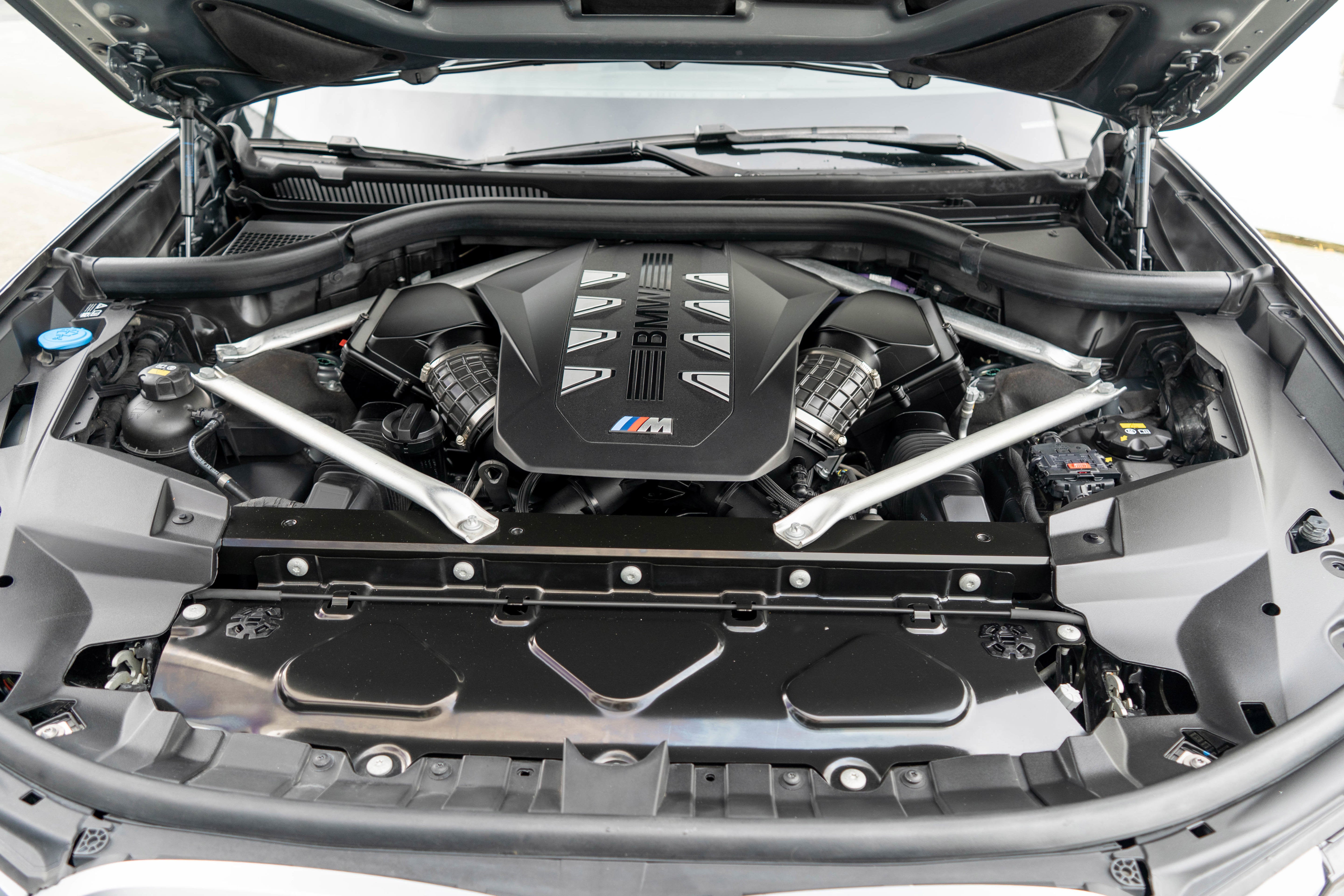 2023 BMW X7 M60i