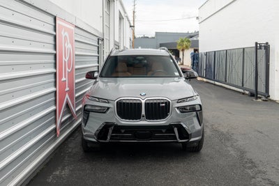 2023 BMW X7 M60i