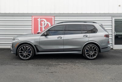 2023 BMW X7 M60i