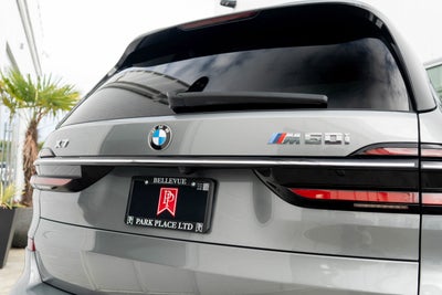2023 BMW X7 M60i