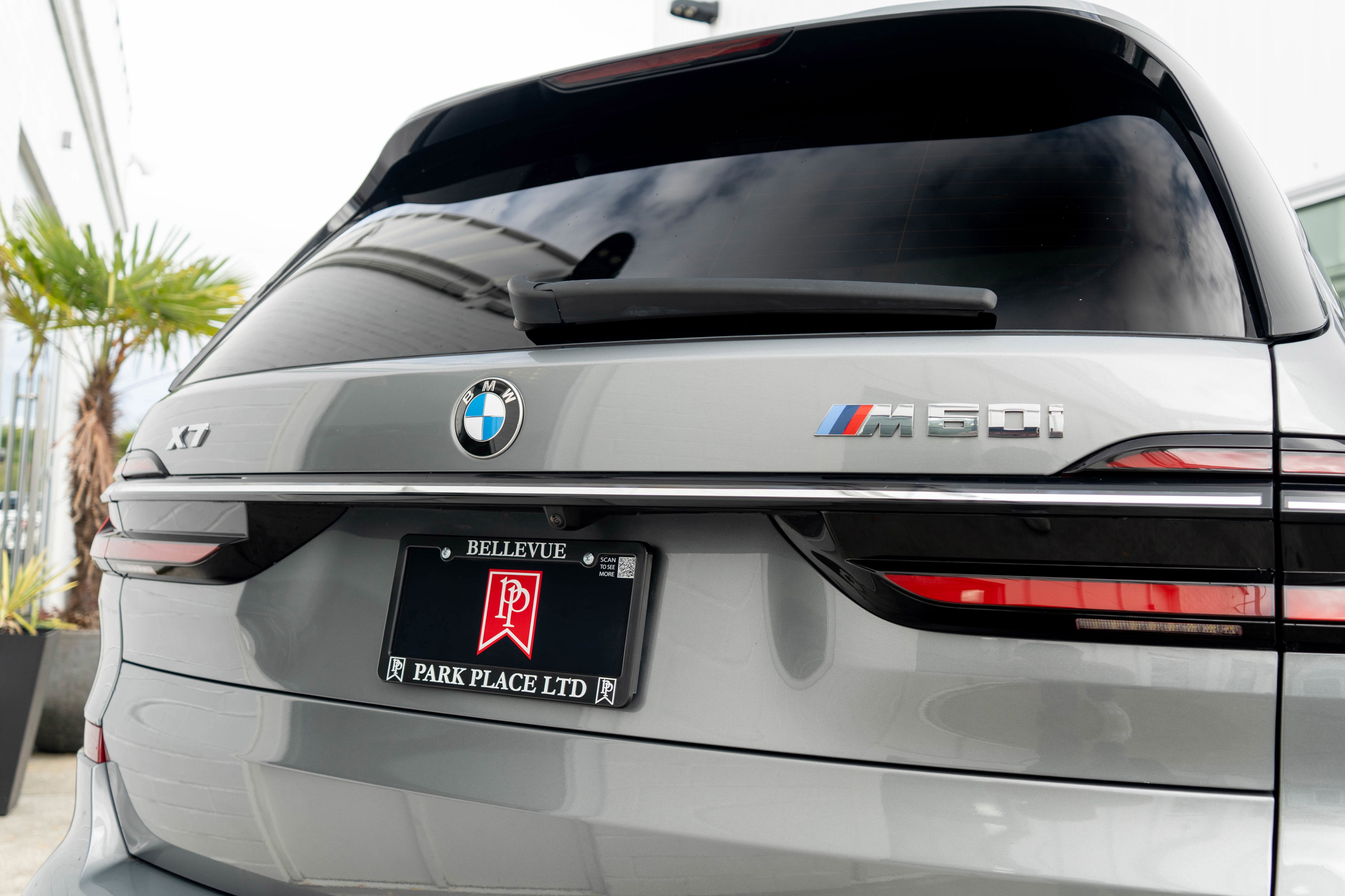 2023 BMW X7 M60i