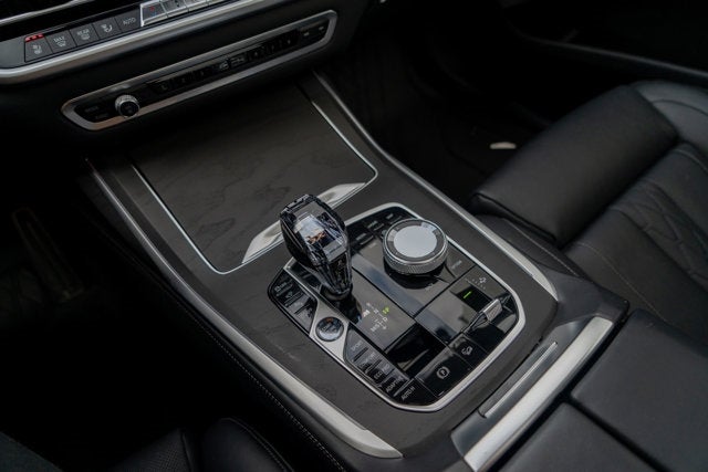2021 BMW X7 M50i