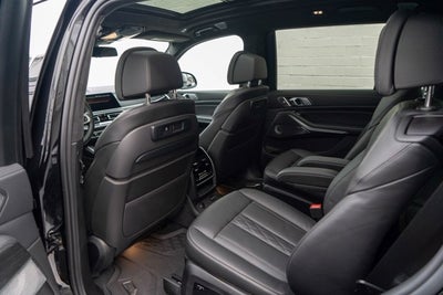 2021 BMW X7 M50i
