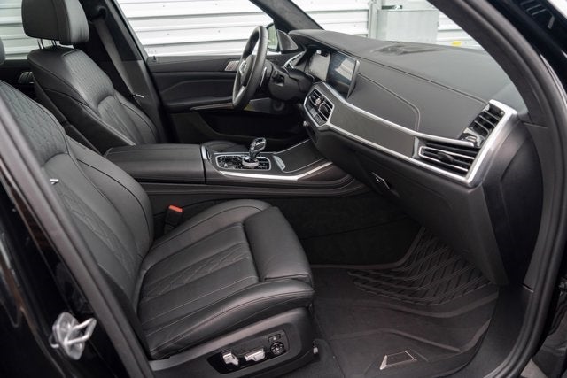 2021 BMW X7 M50i