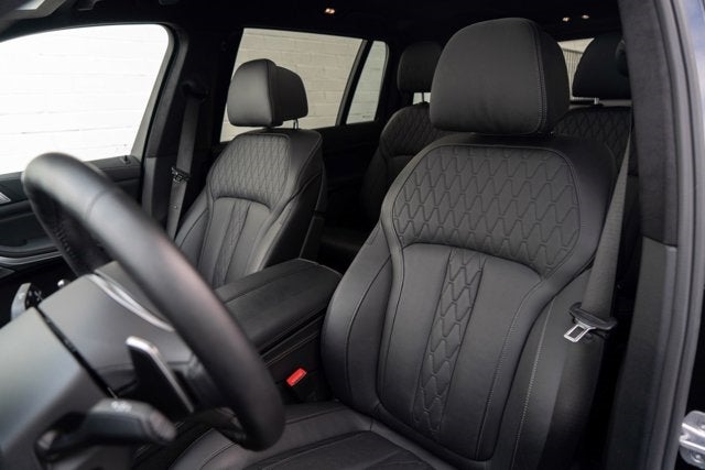 2021 BMW X7 M50i