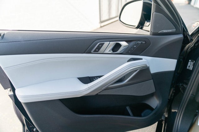 2023 BMW X6 xDrive40i