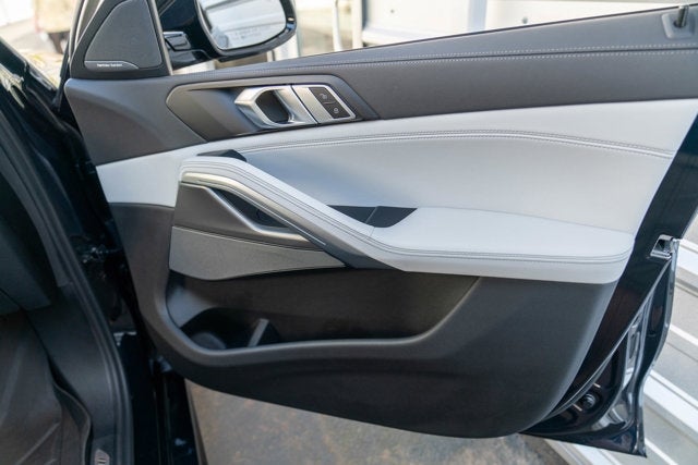 2023 BMW X6 xDrive40i