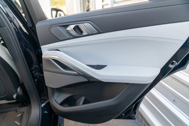 2023 BMW X6 xDrive40i