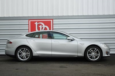 2014 Tesla Model S 85 Sedan