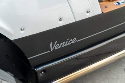 2020 Vanderhall Venice Base