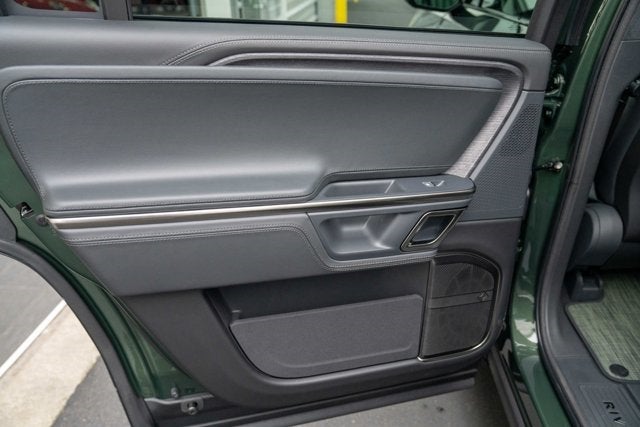 2023 Rivian R1S Adventure