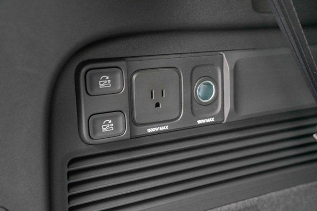 2023 Rivian R1S Adventure