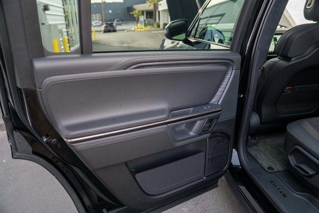 2023 Rivian R1S Adventure