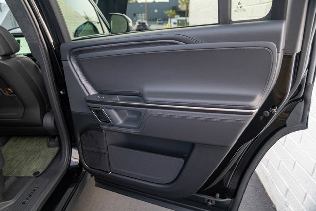 2023 Rivian R1S Adventure