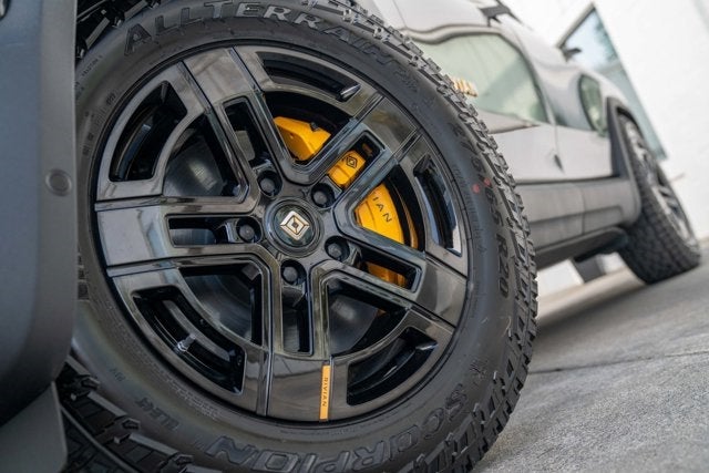 2023 Rivian R1S Adventure