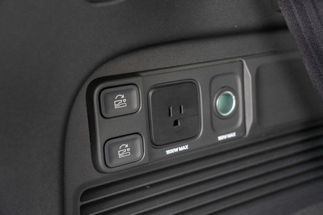 2023 Rivian R1S Adventure