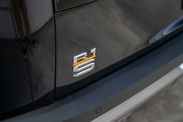 2023 Rivian R1S Adventure