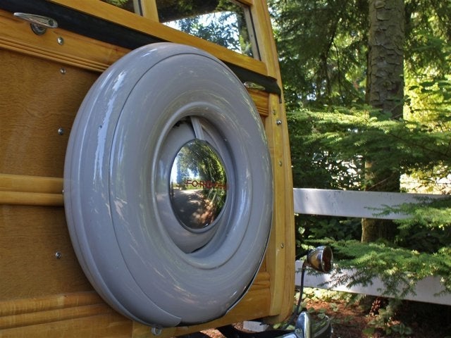 1940 Ford Deluxe Woodie Wagon