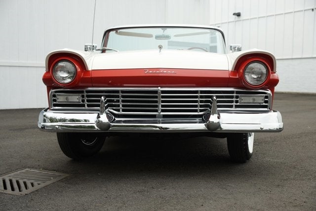 1957 Ford Fairlane 500 Skyliner