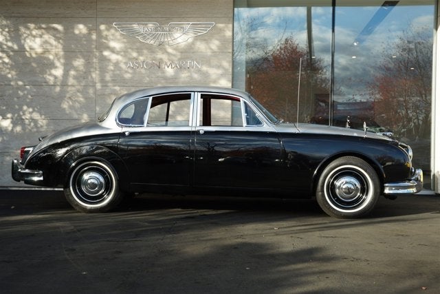 1960 Jaguar MK II Saloon