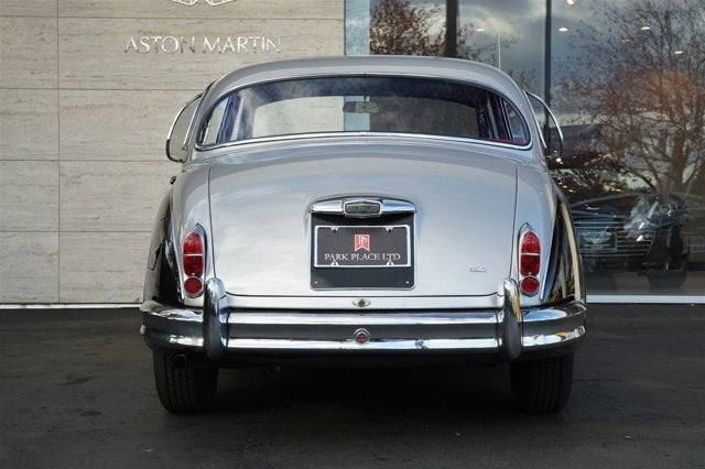 1960 Jaguar MK II Saloon