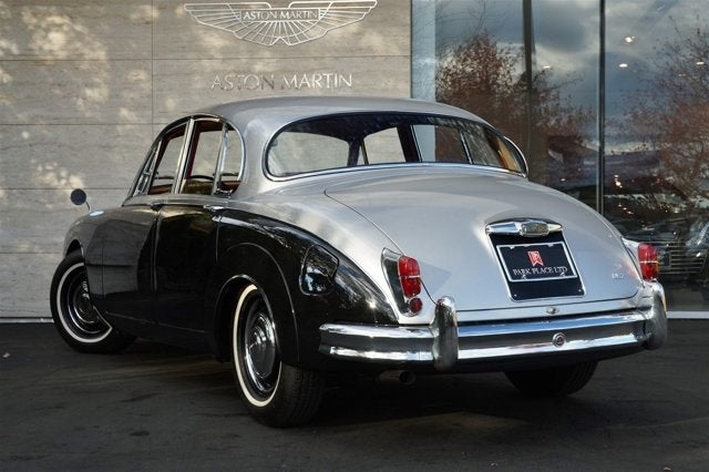 1960 Jaguar MK II Saloon