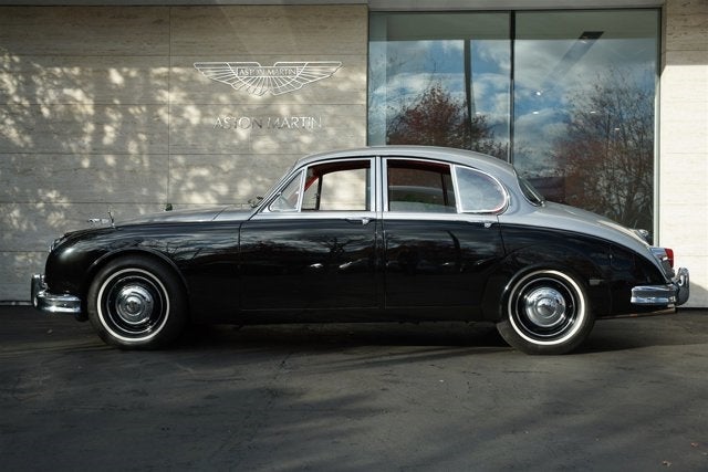 1960 Jaguar MK II Saloon