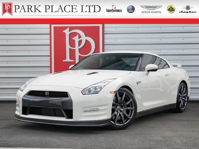 2015 Nissan GT-R Premium Pkg.