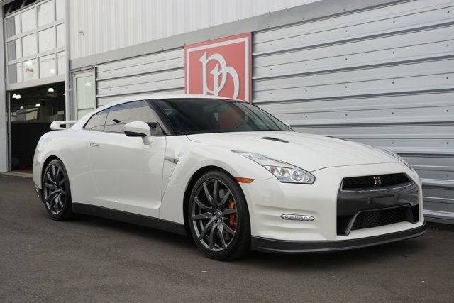 2015 Nissan GT-R Premium Pkg.
