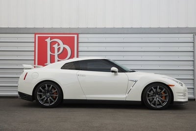 2015 Nissan GT-R Premium Pkg.