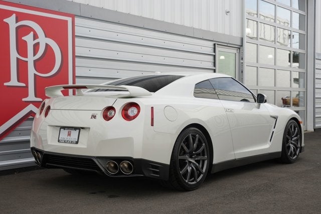 2015 Nissan GT-R Premium Pkg.