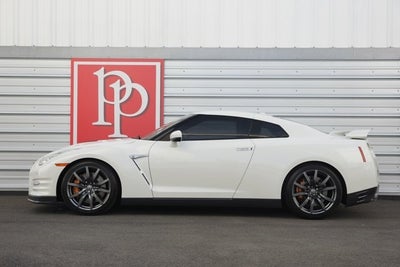 2015 Nissan GT-R Premium Pkg.