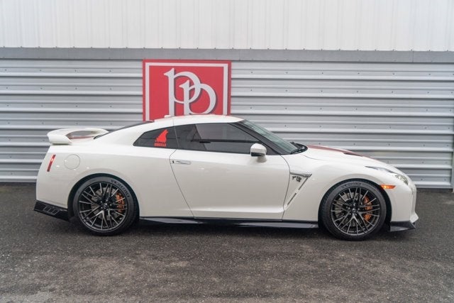 2020 Nissan GT-R Premium