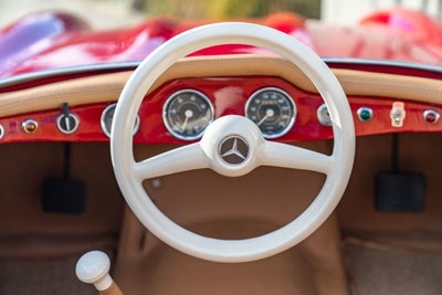 2023 Junior Car 300SL Base