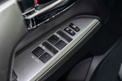 2013 Toyota Land Cruiser 4dr 4WD (Natl)