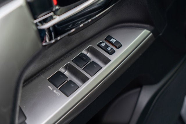 2013 Toyota Land Cruiser 4dr 4WD (Natl)