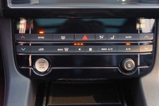 2017 Jaguar F-PACE 35t Prestige