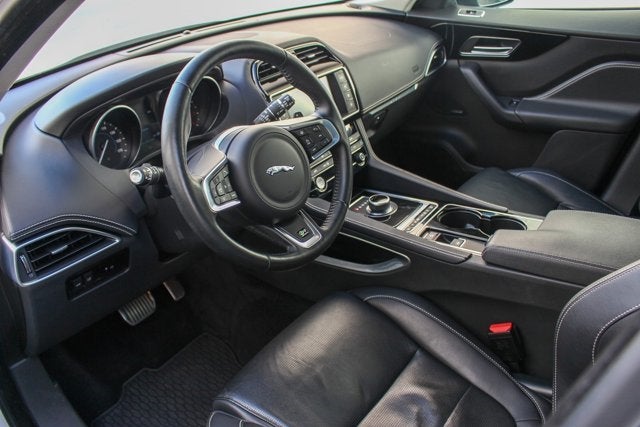 2017 Jaguar F-PACE 35t R-Sport