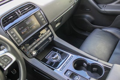 2017 Jaguar F-PACE 35t R-Sport