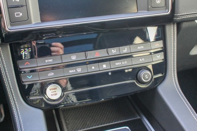 2017 Jaguar F-PACE 35t R-Sport