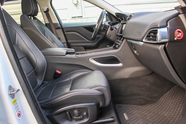 2017 Jaguar F-PACE 35t R-Sport