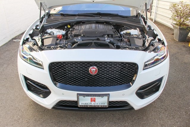 2017 Jaguar F-PACE 35t R-Sport