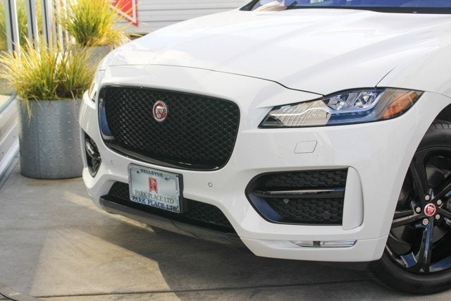 2017 Jaguar F-PACE 35t R-Sport