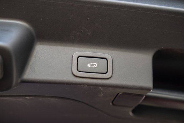 2022 Jaguar F-PACE SVR