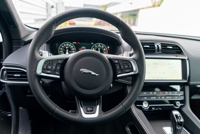 2020 Jaguar F-PACE SVR