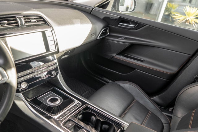 2018 Jaguar XE 35t Prestige