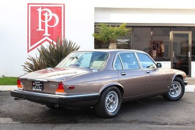 1986 Jaguar XJ6 Vanden Plas
