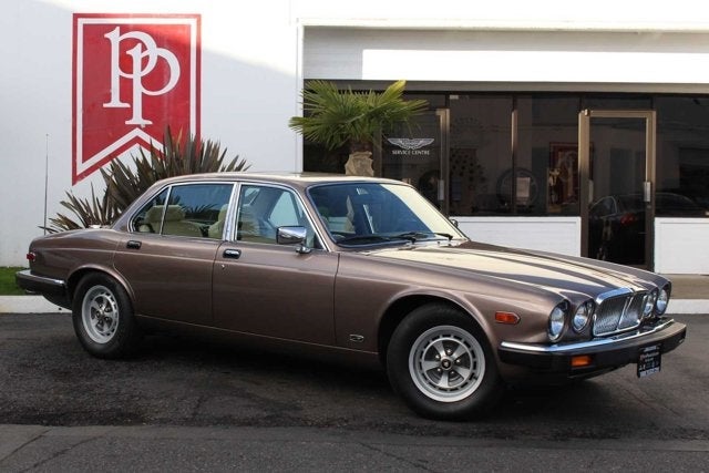 1986 Jaguar XJ6 Vanden Plas