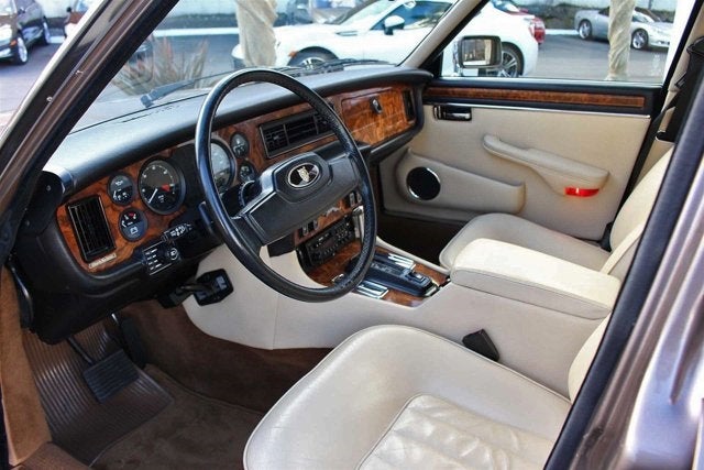 1986 Jaguar XJ6 Vanden Plas