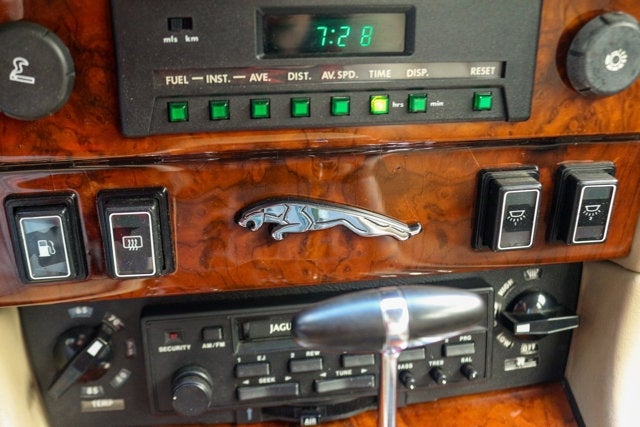 1987 Jaguar XJ6 Vanden Plas